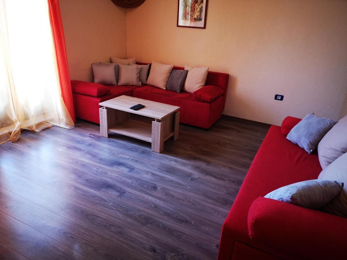 Apartment Vanja Pula Bagian luar foto